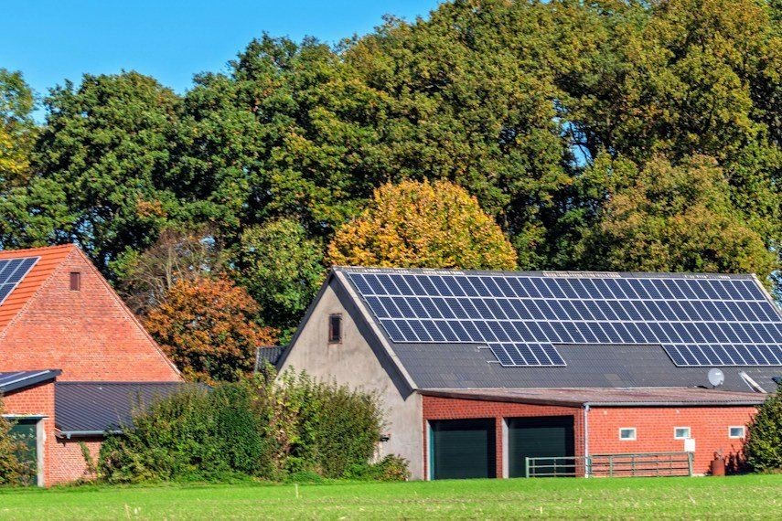 Sítio com casa e área verde